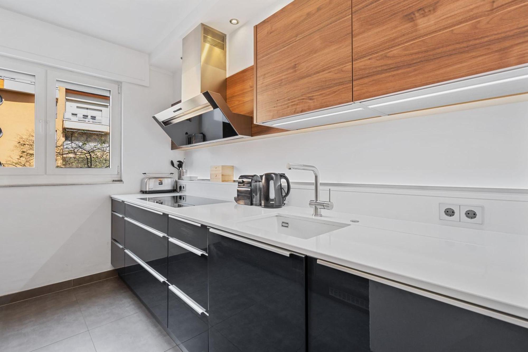 Apartment Modern Lux With Balcony In *